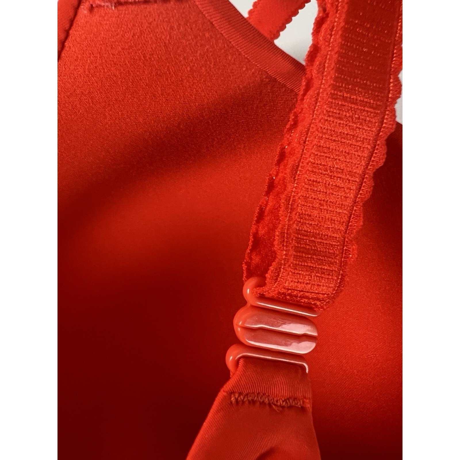 Bare Women Bra Size 32c The Favorite Wireless Smoothing T-Shirt B10246 Poppy B32 — image 3 of 8